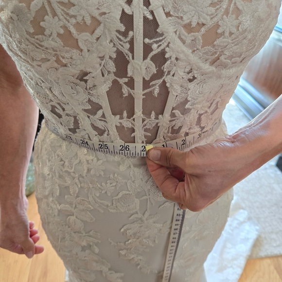 Vera Wang Strapless Hortense White Lace Dress - Picture 7 of 16